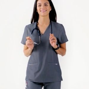 FIGS   NWT grey scrub top short sleeves front pockets size XS